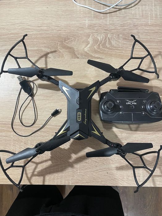 Дрон с камера 2.4Ghz