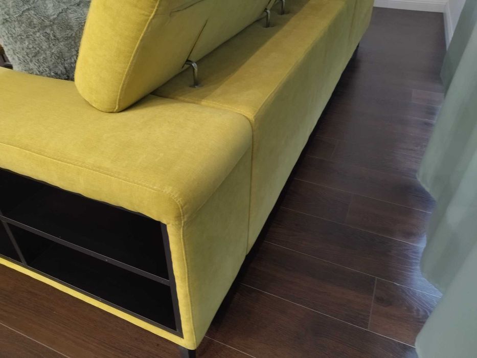 Ъглов диван жълт