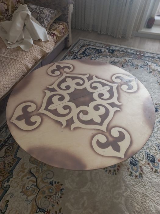 Продам круглый стол