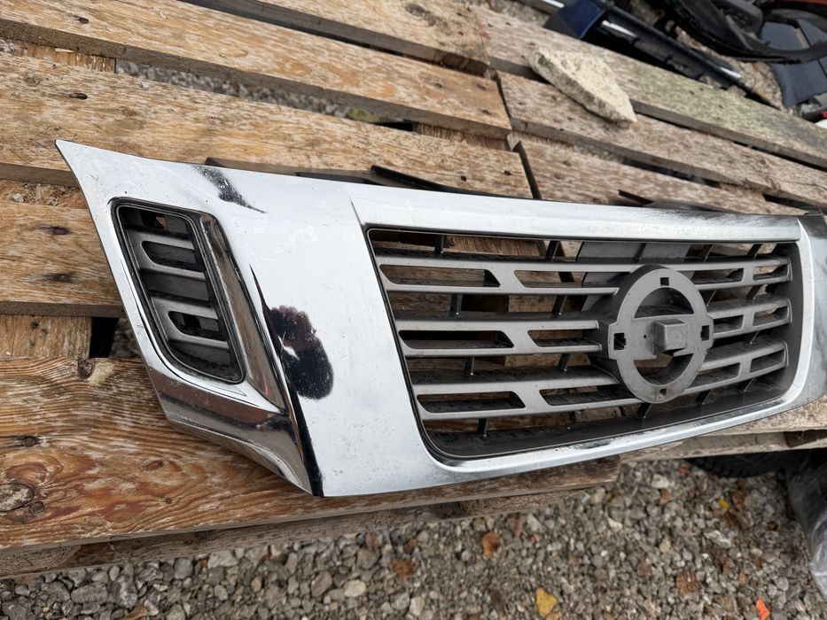 Решетка Nissan Navara