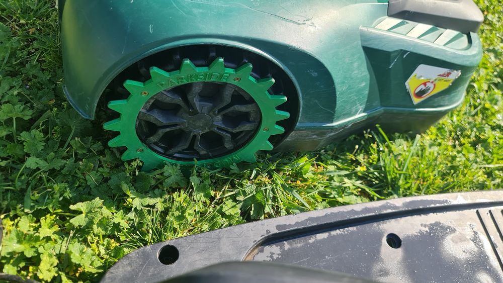 Robot tuns gazon iarba parkside PMRA 20LI B2