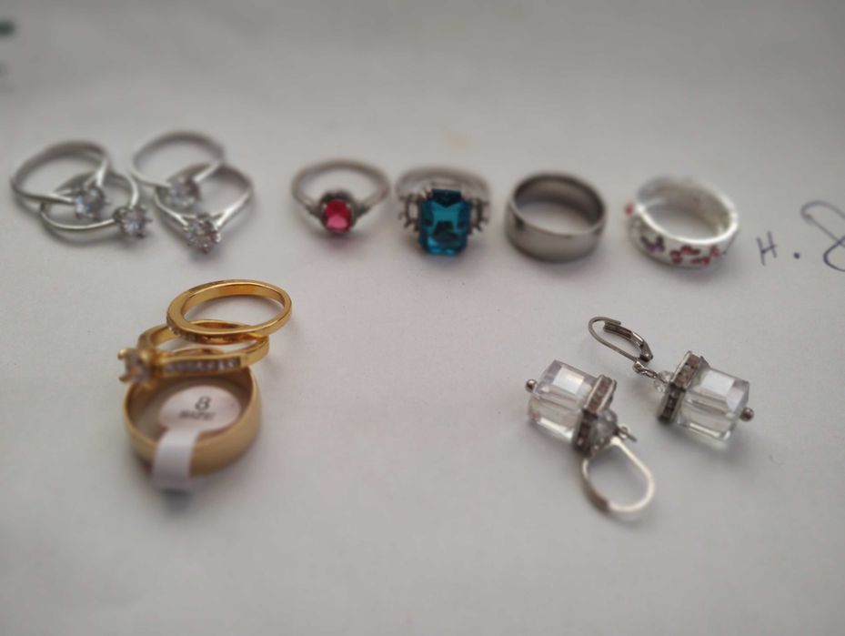 Всичко по 5 лева!Пръстени много добро качество.