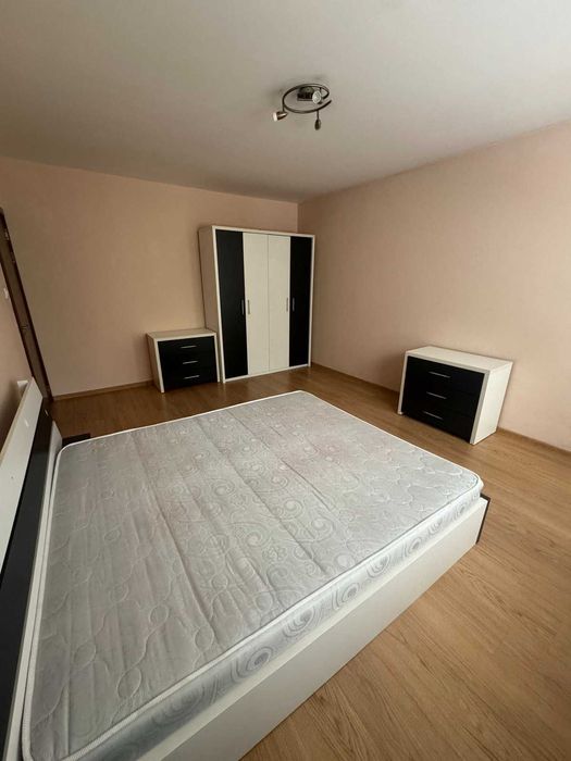 Дава се под наем Четиристаен апартамент в София, Изгрев - 120 кв.м за 700 € - Снимка #7