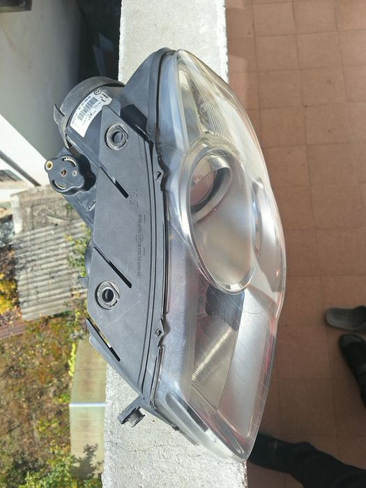 Ляв фар Valeo Vw Passat B6