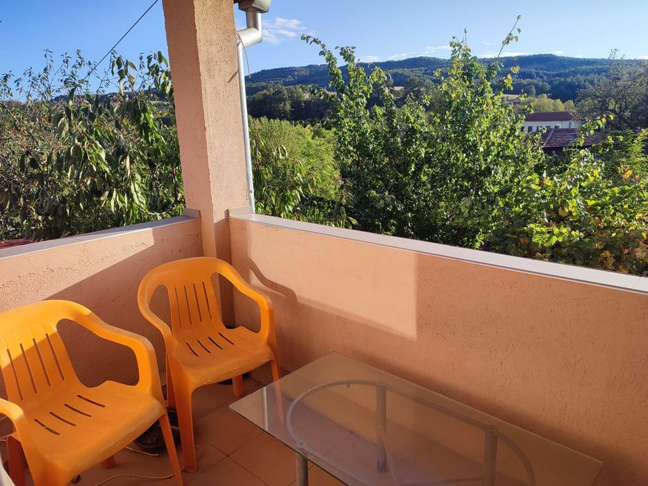 Дава се под наем Къща в с. Стражница, Област Кърджали - 140 кв.м за 316.2 € - Снимка #2