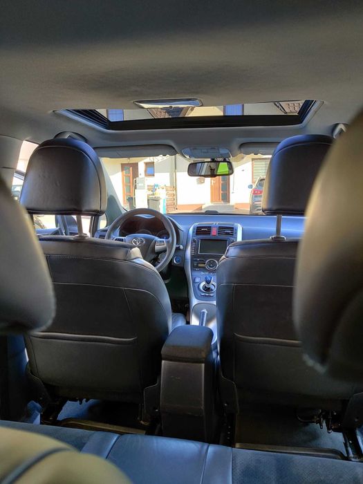 Toyota Auris 2011 – Full options – Consum mic – Foarte fiabilă