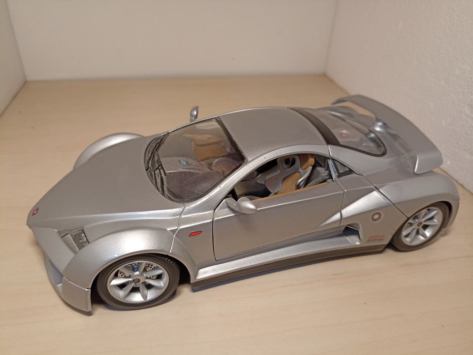 Bburago prima giugiaro design 2002