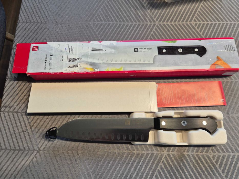 Продава нож Zwilling Santoku Gourmet - 180mm