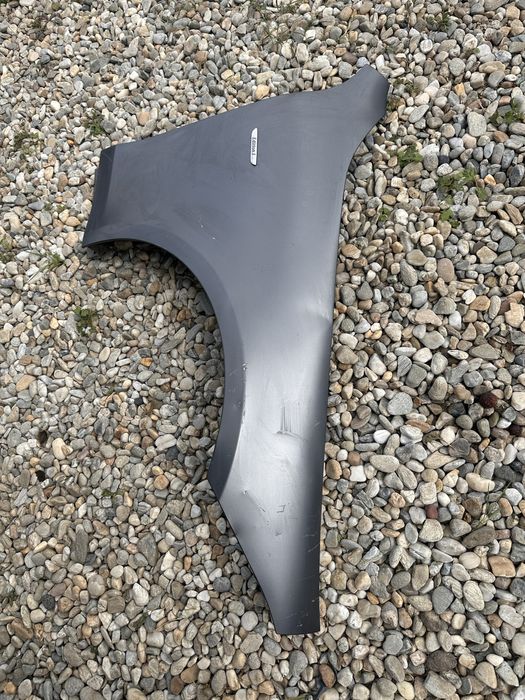 Aripă dreapta față mercedes cls w 257.