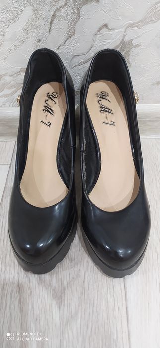 Продам туфли 39 размер