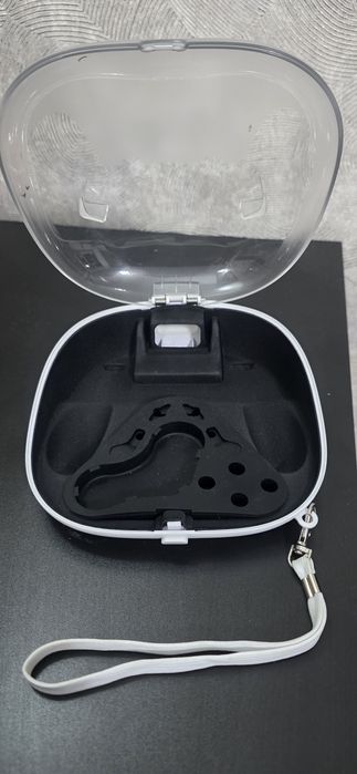Продам кейс для DualSense Edge