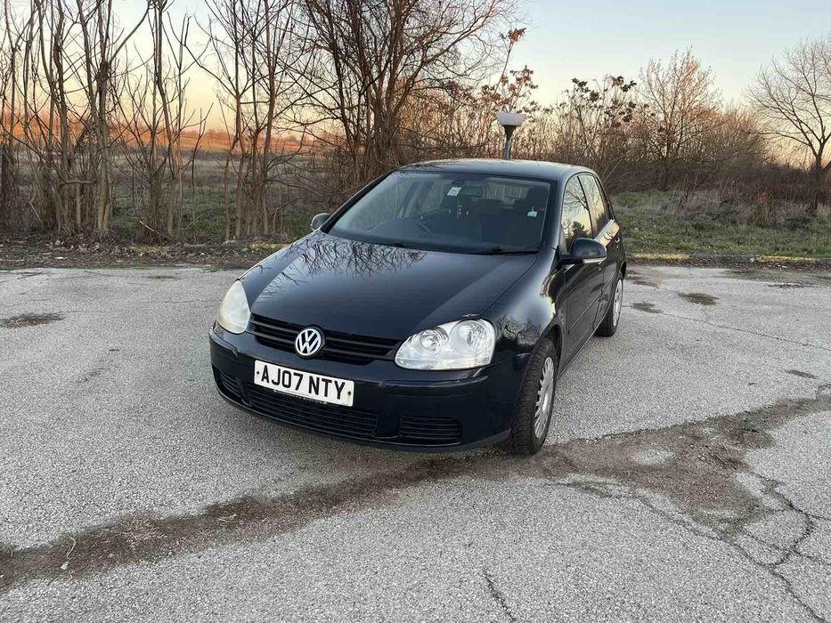 Продавам голф 5 1.9 105кс на части