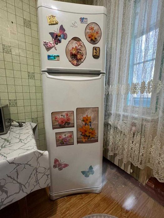 Продам отличный холодильник Indesit