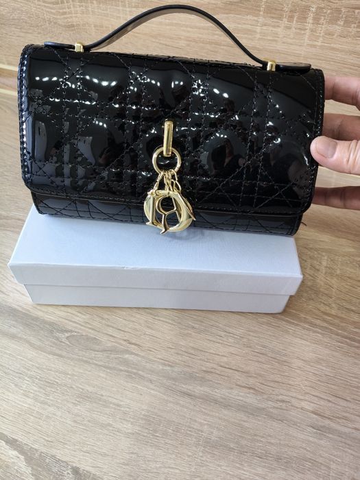 Сумка диор клач лакированный
