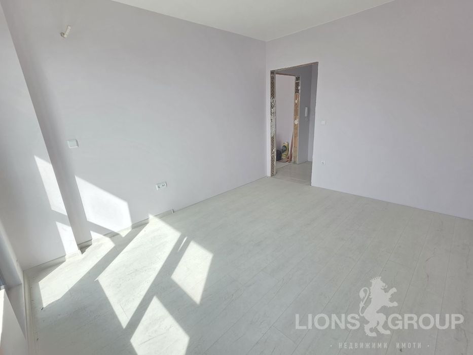 Продава се Двустаен апартамент в Варна, Изгрев - 67 кв.м за 1183 €/кв.м - Снимка #4