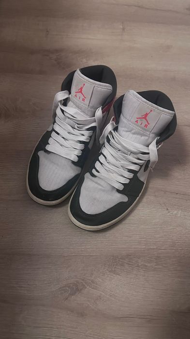 Jordan 1 Mid, marimea 39