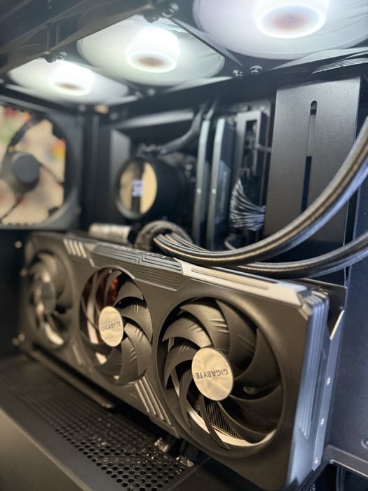 PC Gaming RGB RTX 4070ti R7 9800x3d 32gb
