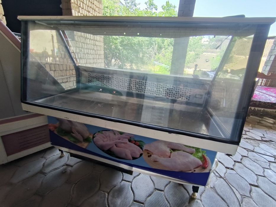 Холодильник витрина сотилади