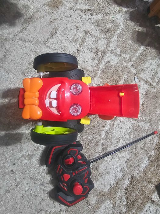 Карусель игрушек листайте