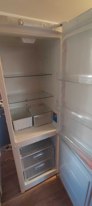 Продам Холодильник INDESIT - рабочий