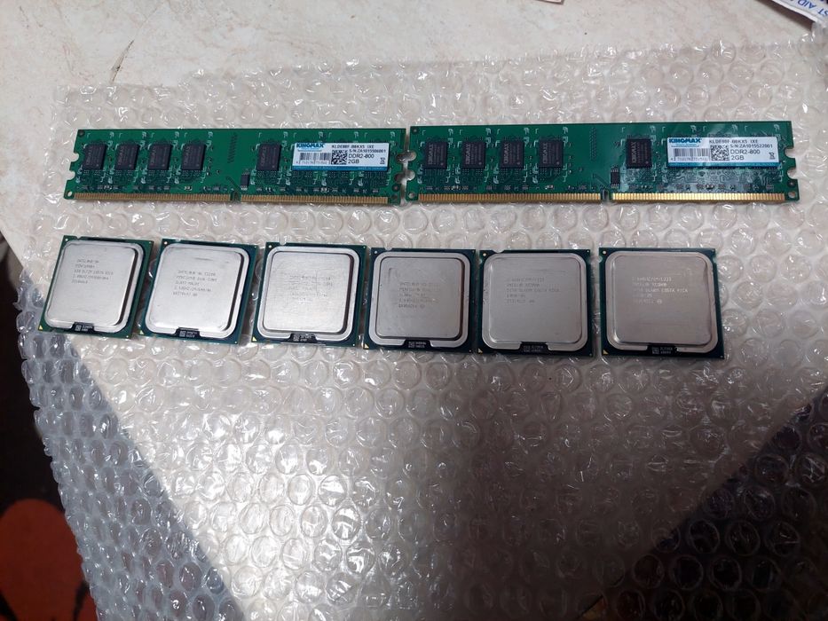 Componente PC procesoare și memorii ram ddr-2