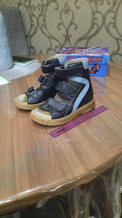 Сандалии ортопедические и обычные