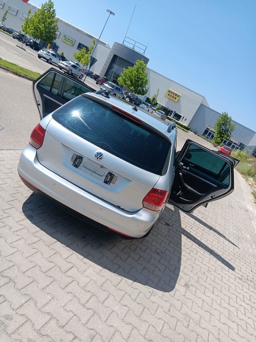 Vând Volkswagen Golf 5