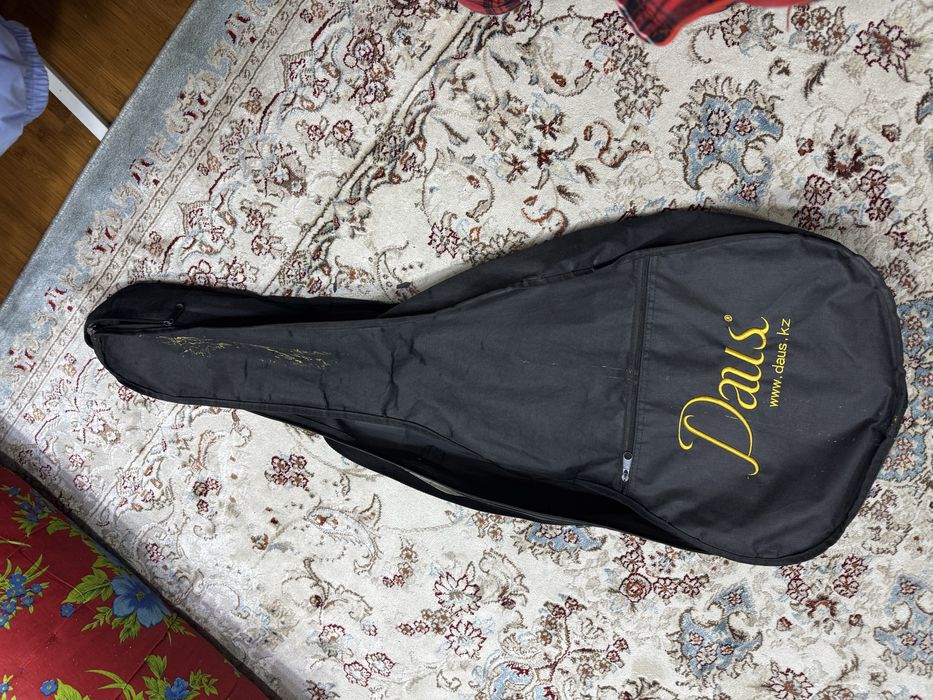 Гитара б/у, с чехлом