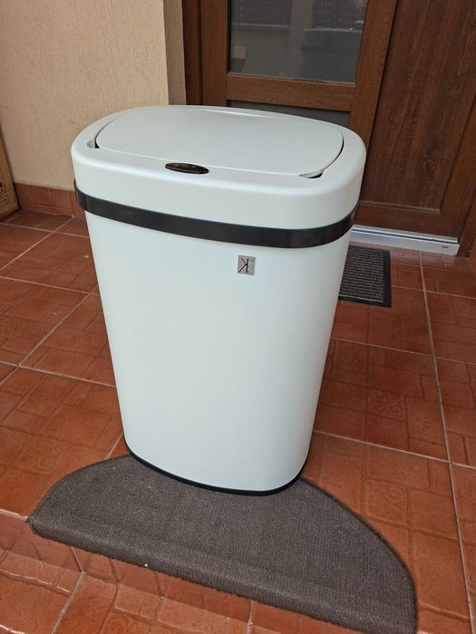 Cos de gunoi automat 58L Majestic Alb