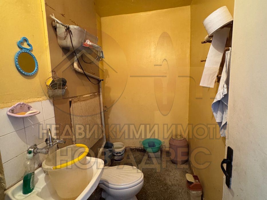 Продава се Двустаен апартамент в Търговище, Запад 3 - 60 кв.м за 931 €/кв.м - Снимка #7