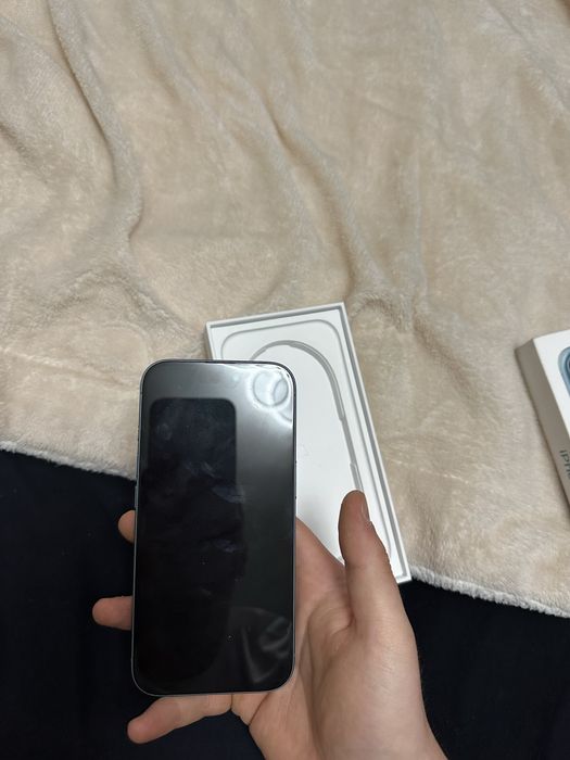 продам айфон 16.