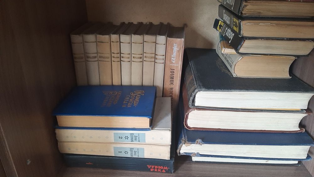 Книги разные.распродажа.очень недорого.