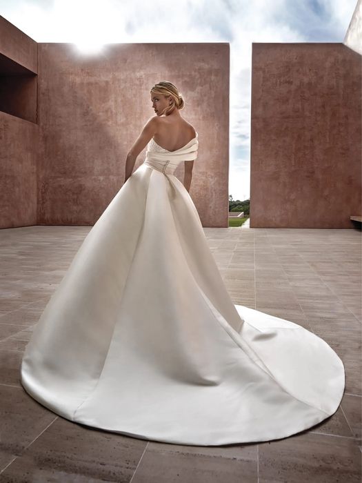 Rochie mireasa Pronovias