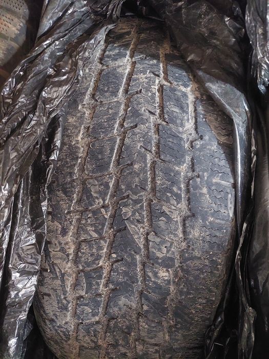 Продам шины 215/55 r17