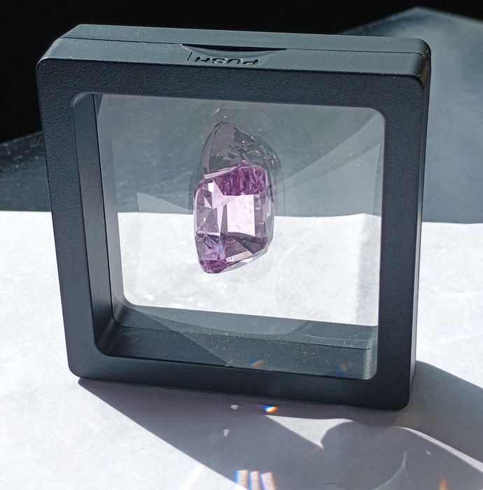 Кунзит Розов ТОП екземпляр със сертификат AIG