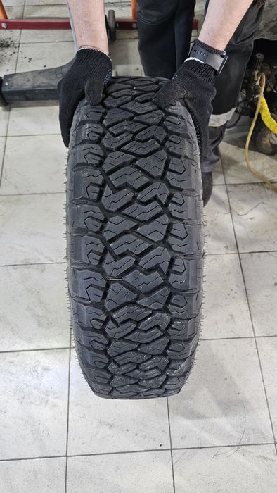 Продам шину MAXXIS RARZ AT 811