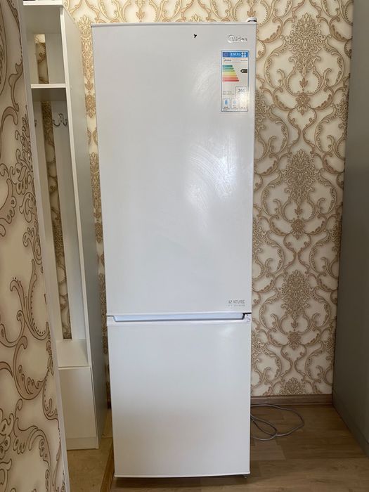 Холодильник  Midea