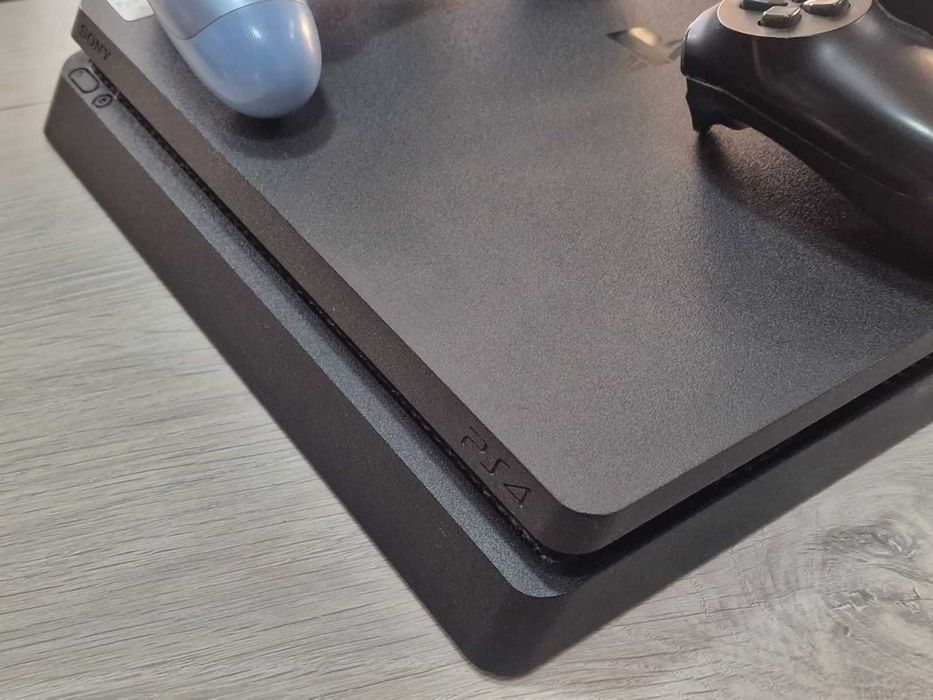 Sony PlayStation 4 Slim Jet Black 500GB (PS4 Slim 500GB)