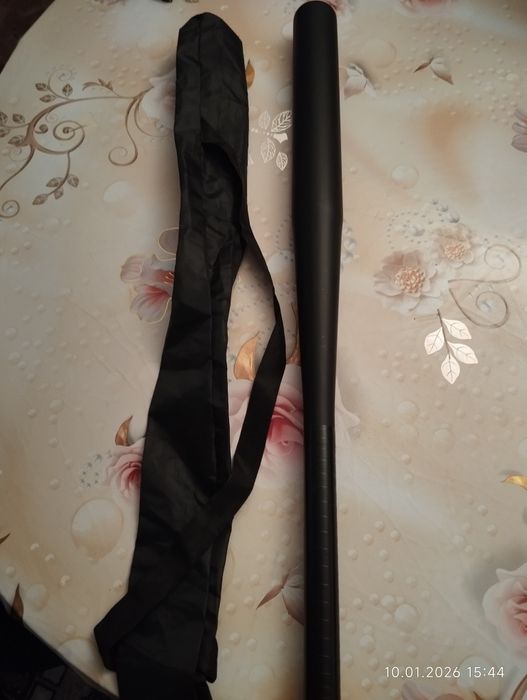 Продаётся бейсбольная бита.