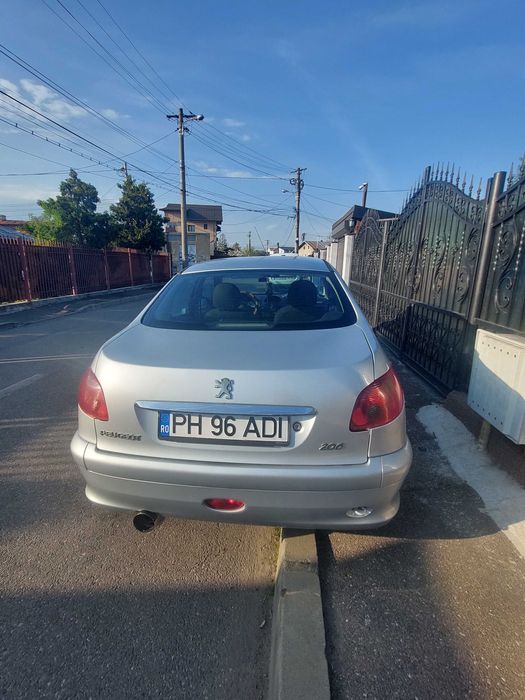 Vând Peugeot 206 sedan plus