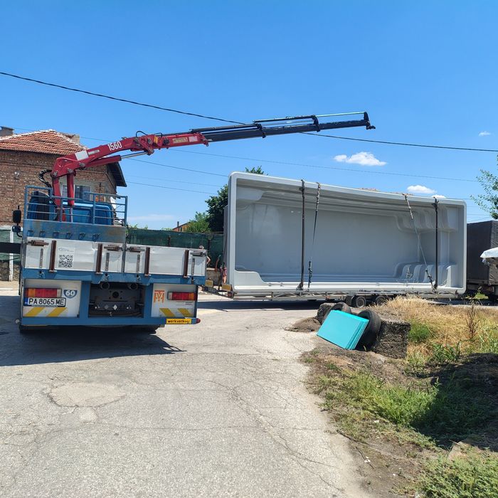 Камион с Кран Камион с Кран