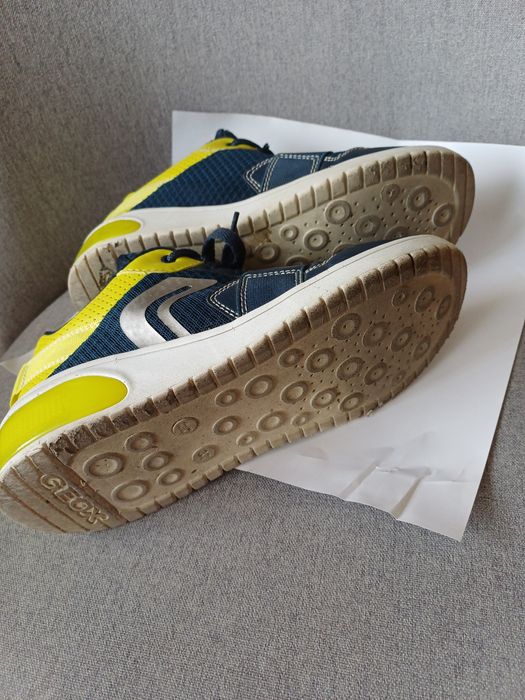 Светещи маратонки Geox