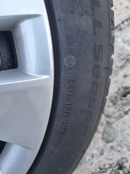 Jante cu anvelope cu capace originale BMW seria 1 model 2012+