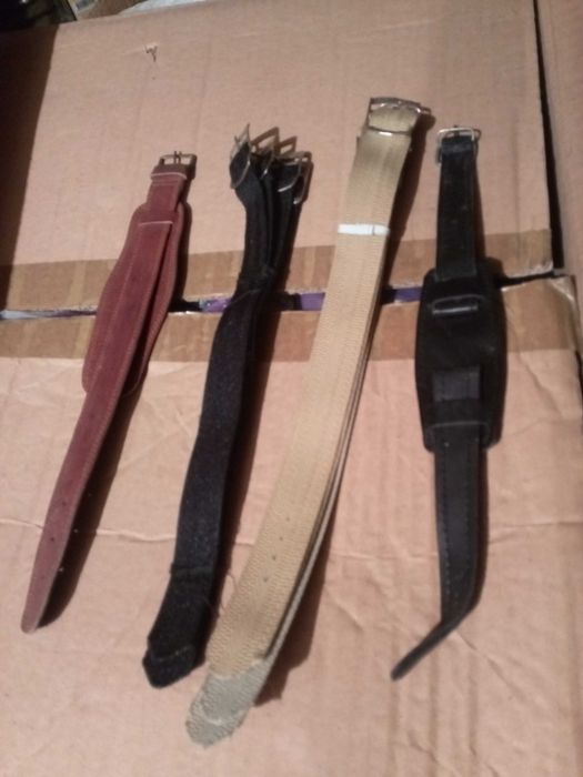 Кожени и платнени каишки за часовници.