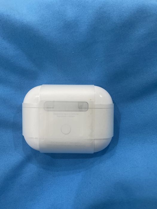 Новый ейр подс наушник айфон