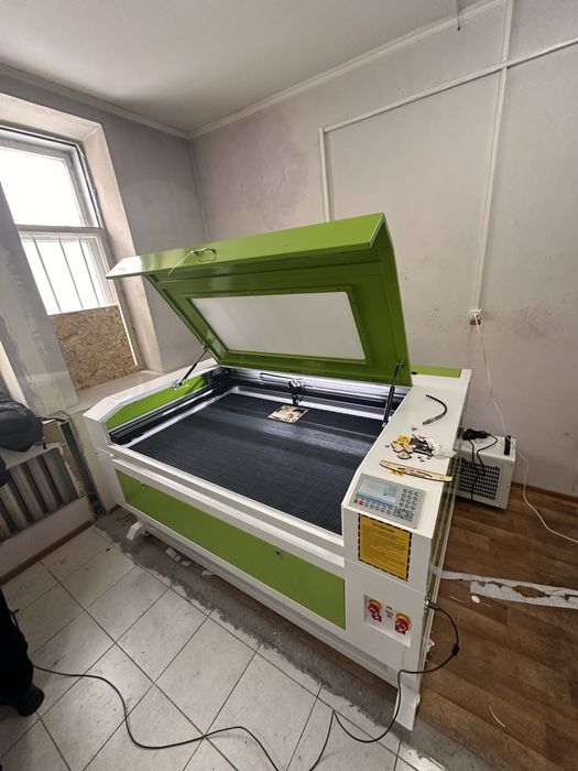 Лазер СО2 1300х900мм новый