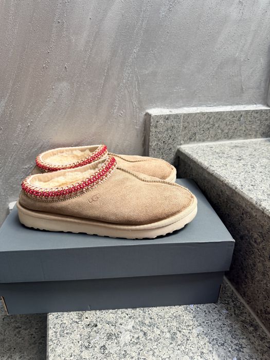 UGG светло бежово
