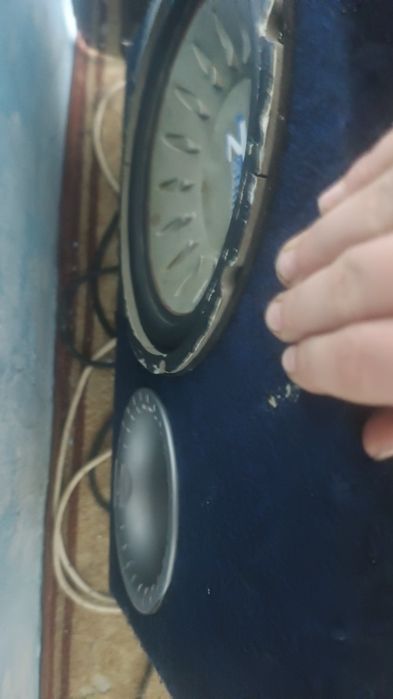 Vand urgent subwoofer 600w casetofon nou statue de masina l