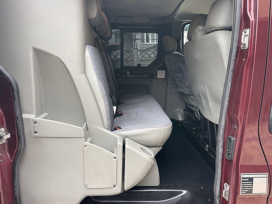 Renault trafic 6 locuri