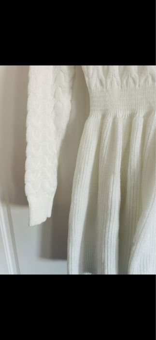 Rochie alba , noua , masura S , usoara din tricot